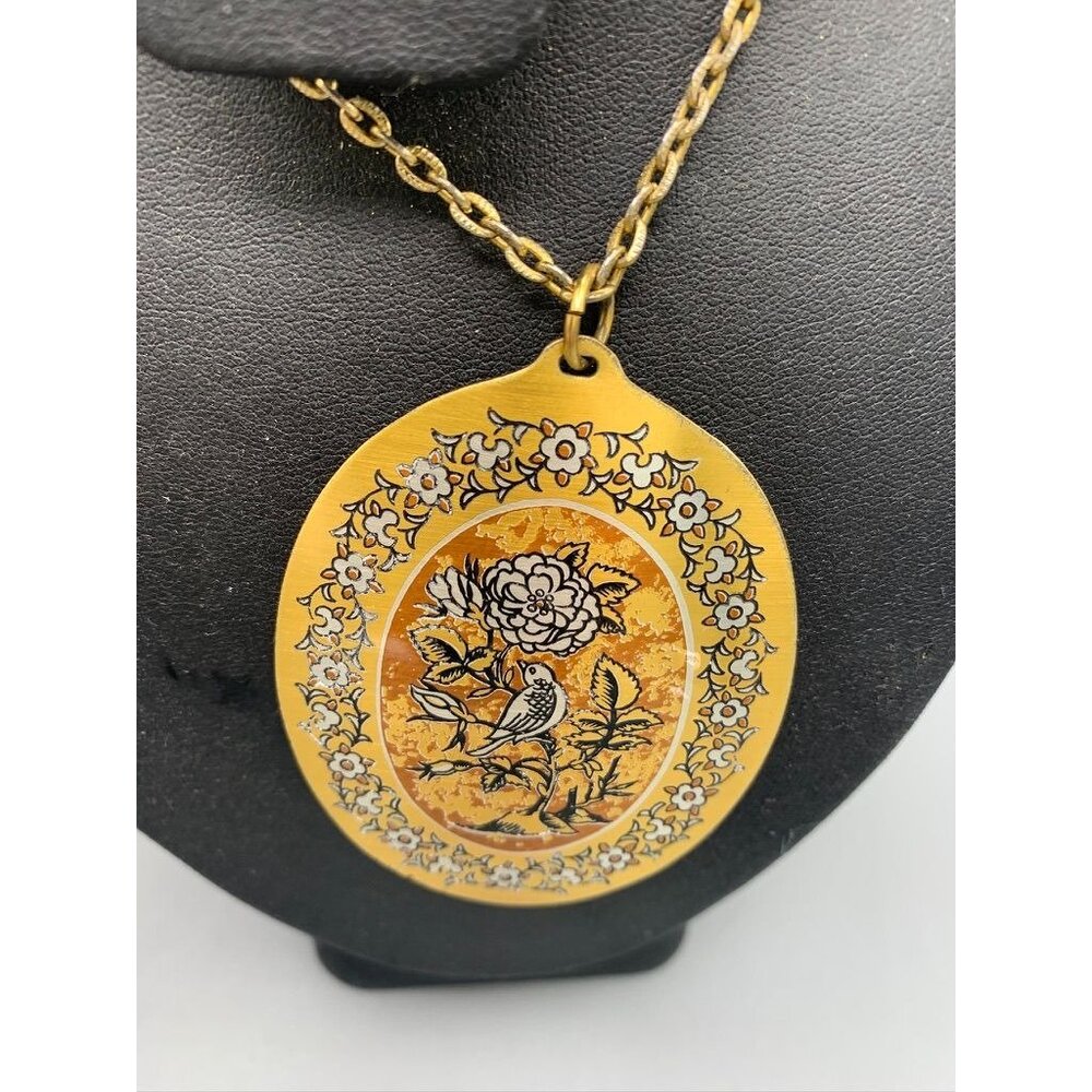 Reed & Barton Nature Earthy Damascene Oval Floral Bird Pendant Necklace Gold-Ton